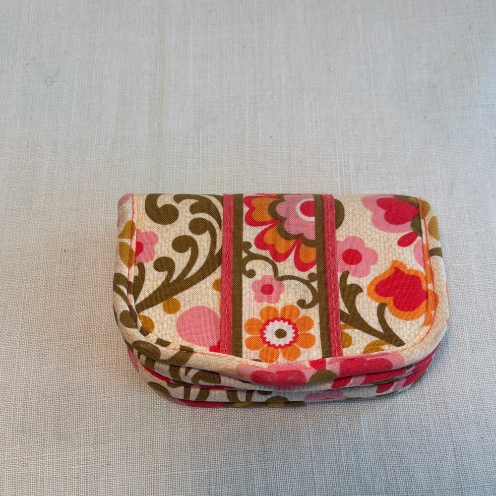 Vera Bradley Card Holder Magnetic Close Wallet Retired "Folkloric”